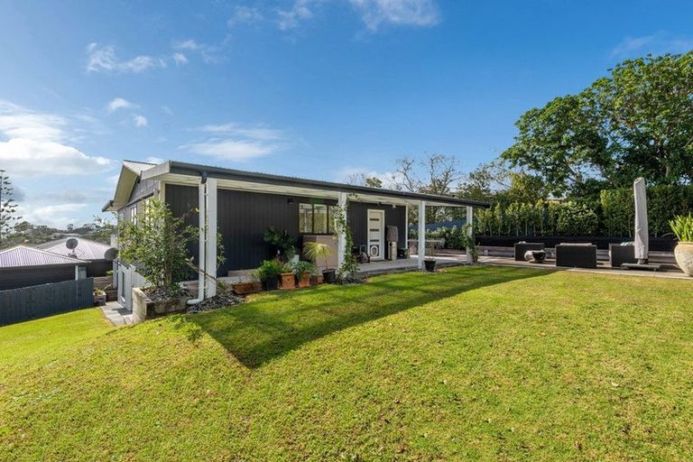 Photo of property in 5 Holiday Road, Stanmore Bay, Whangaparaoa, 0932