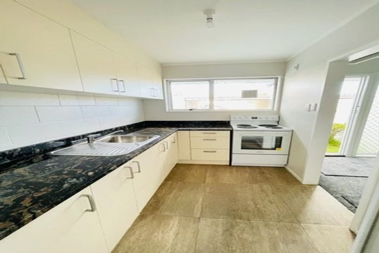 Photo of property in 1 Bendale Place, Papatoetoe, Auckland, 2025