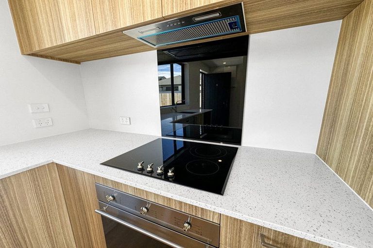 Photo of property in 2/116 Aldwins Road, Phillipstown, Christchurch, 8062