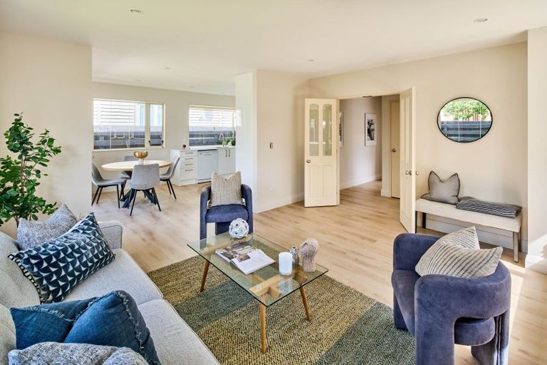 Photo of property in 2/13 Derwent Lee Grove, Epuni, Lower Hutt, 5011