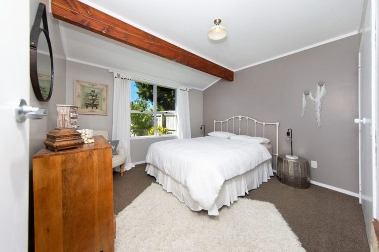 Photo of property in 1/252 Birkdale Road, Birkdale, Auckland, 0626