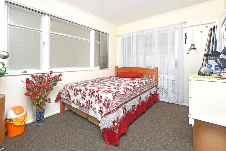 Photo of property in 1/2 Barrie Avenue, Papatoetoe, Auckland, 2025