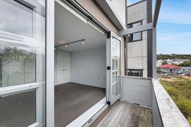 Photo of property in Vespa Apartments, 505/20 Hanson Street, Mount Cook, Wellington, 6021
