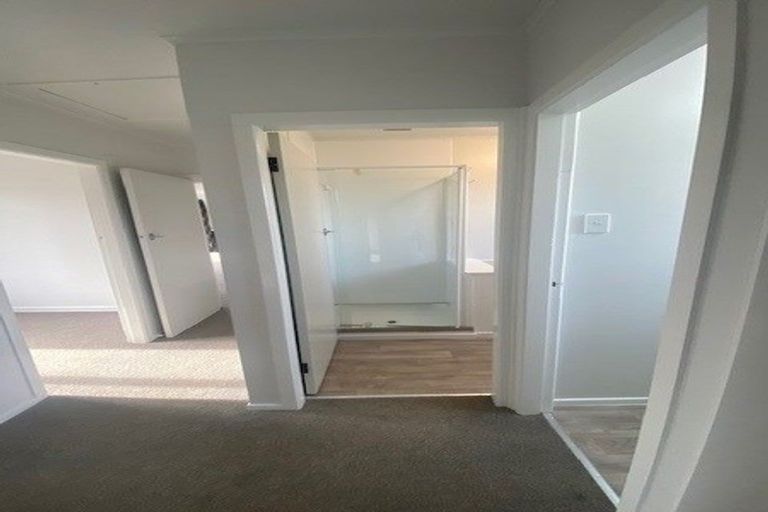 Photo of property in 4 Hallewell Crescent, Johnsonville, Wellington, 6037