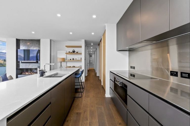 Photo of property in 1 Highlands Close, Queenstown, 9300