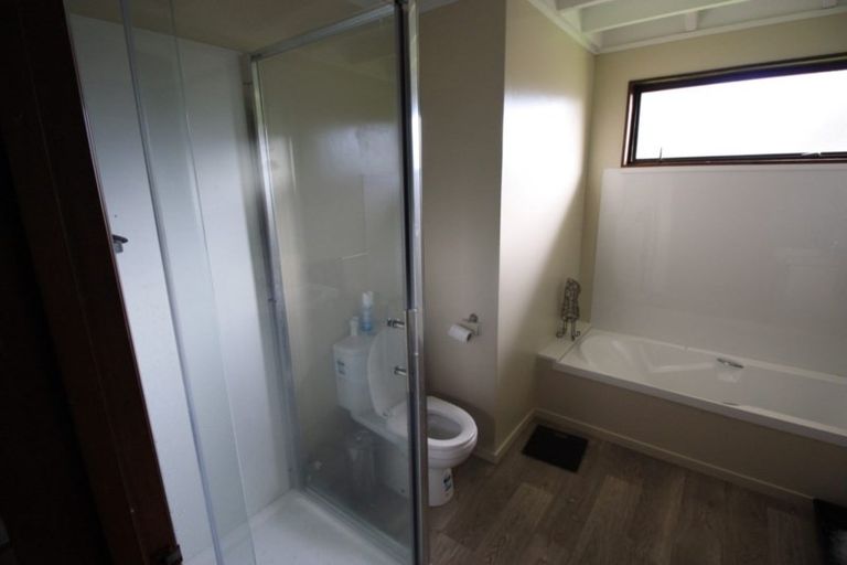 Photo of property in 6 Adams Place, Kelvin Grove, Palmerston North, 4414
