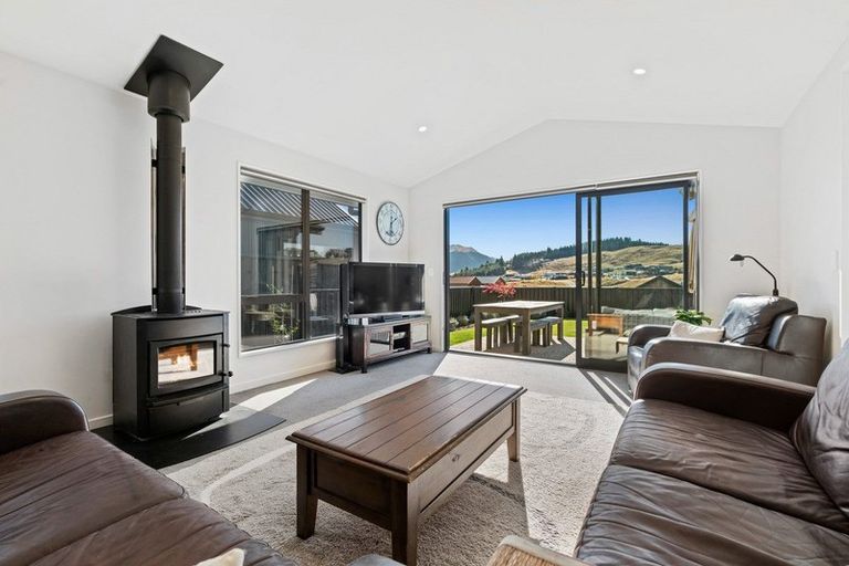 Photo of property in 75 Farrant Drive, Wanaka, 9305