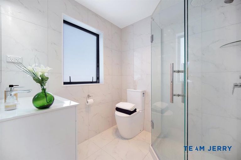 Photo of property in 76 Donegal Park Drive, Flat Bush, Auckland, 2019