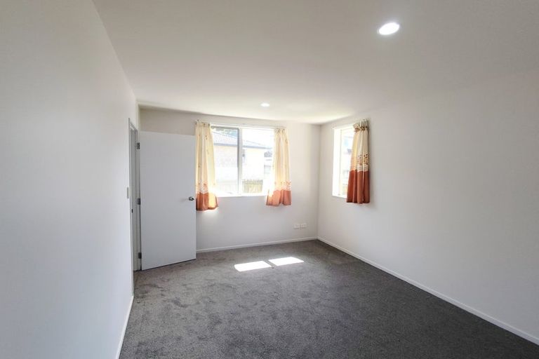 Photo of property in 3 Cityview Place, Massey, Auckland, 0614