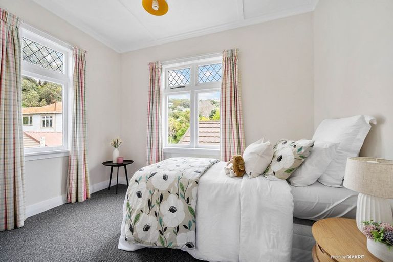 Photo of property in 43 Severn Street, Island Bay, Wellington, 6023