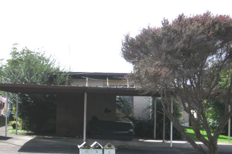Photo of property in 3/14 Edwards Avenue, Henderson, Auckland, 0610