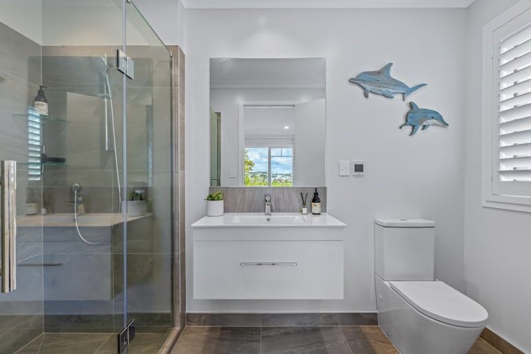 Photo of property in 134 Arran Point Parade, Orewa, 0931