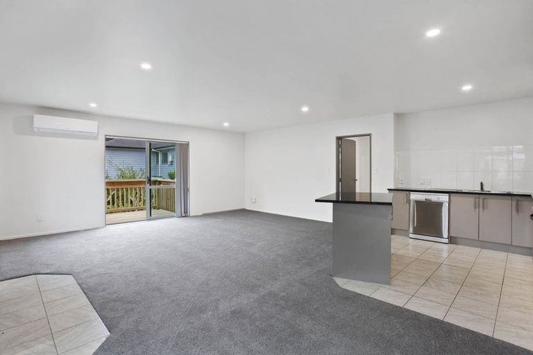 Photo of property in 8 Vino Cina Heights, Ranui, Auckland, 0612