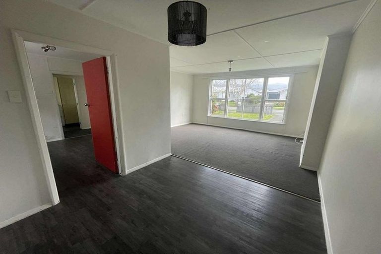 Photo of property in 39 Ruahine Street, Paraparaumu, 5032