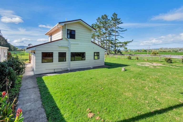 Photo of property in 42 Rimmer Road, Helensville, 0875