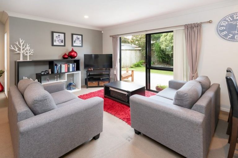Photo of property in 3 Carousel Crescent, East Tamaki Heights, Auckland, 2016