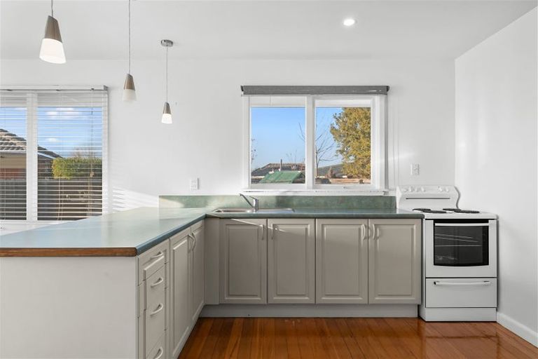 Photo of property in 32 Boston Avenue, Hornby, Christchurch, 8042