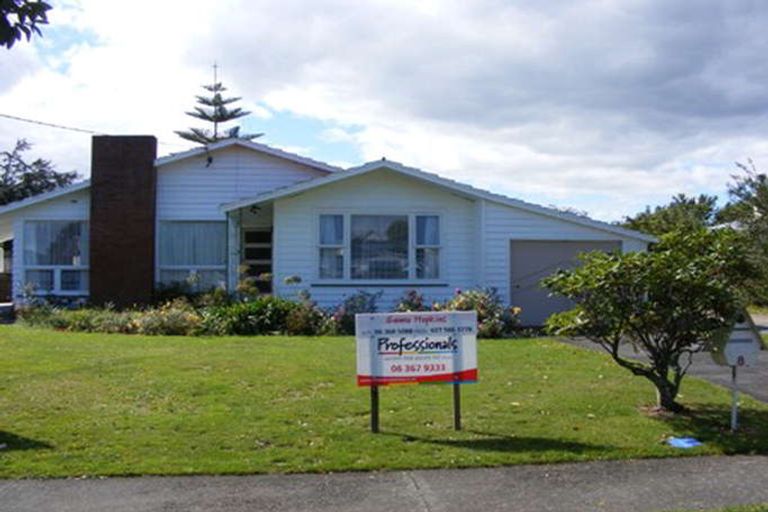 Photo of property in 8 Duke Street, Levin, 5510