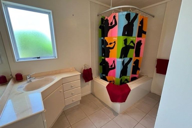 Photo of property in 17 Thurston Place, Bucklands Beach, Auckland, 2012