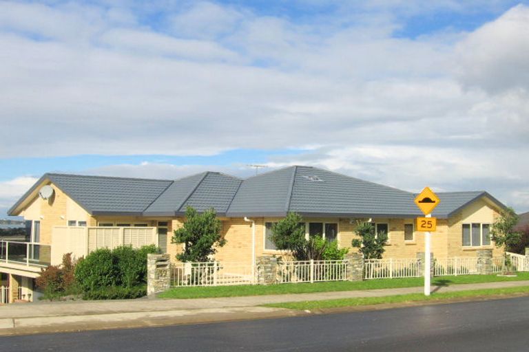 Photo of property in 39 Grovenor Drive, Orewa, 0931