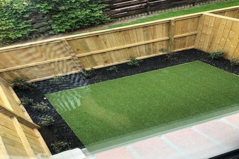 Photo of property in 5/9 Marlene Avenue, Te Atatu South, Auckland, 0610