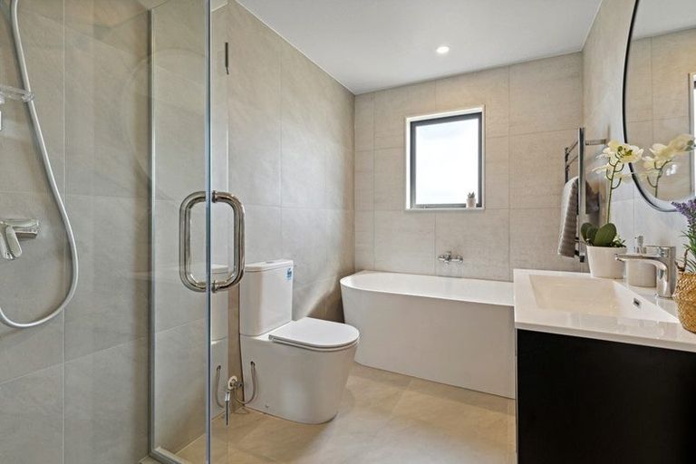 Photo of property in 9a Kotiu Place, Massey, Auckland, 0614