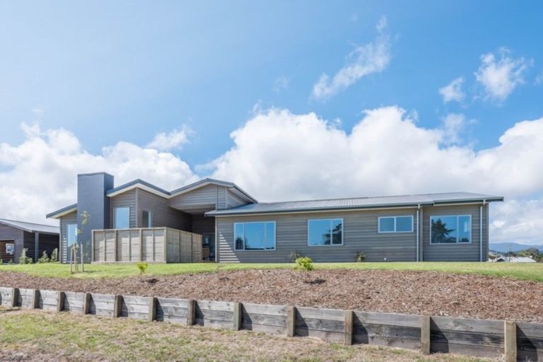 Photo of property in 1 Lamont Place, Waikanae, 5036