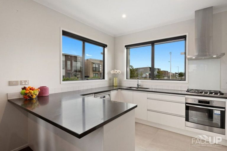 Photo of property in 14 Rangihina Road, Hobsonville, Auckland, 0616