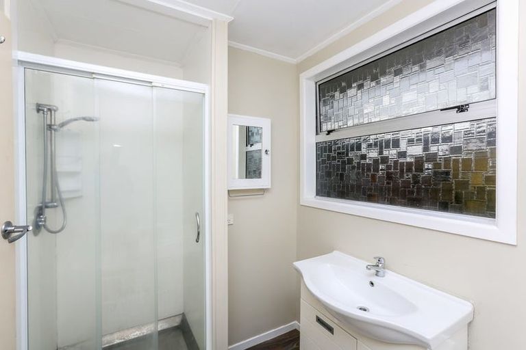 Photo of property in 6 Sycamore Grove, Lower Vogeltown, New Plymouth, 4310