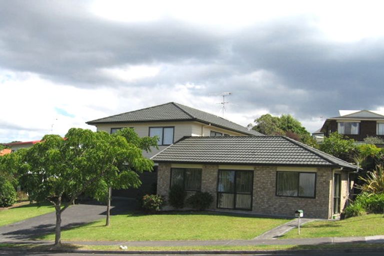 Photo of property in 3 Lagoon Way, West Harbour, Auckland, 0618