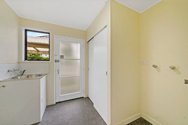 Photo of property in 64 Sunvue Road, Glen Eden, Auckland, 0602