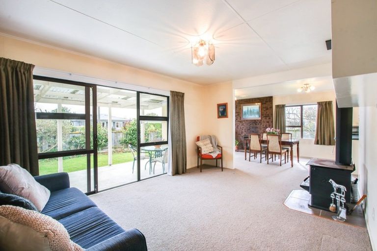 Photo of property in 220 Lumsden Place, Akina, Hastings, 4122