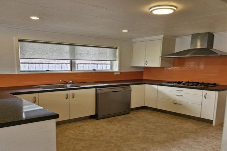 Photo of property in 31 Truby King Street, Merrilands, New Plymouth, 4312