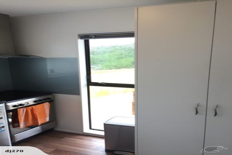 Photo of property in 41a Sunhaven Drive, Newlands, Wellington, 6037