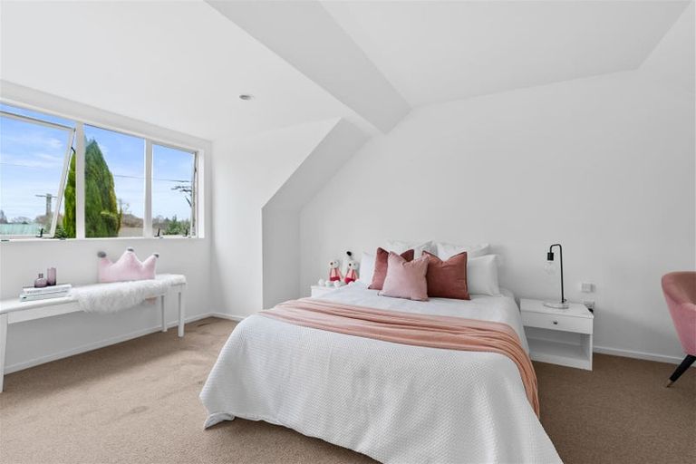 Photo of property in 8 Corfe Street, Ilam, Christchurch, 8041