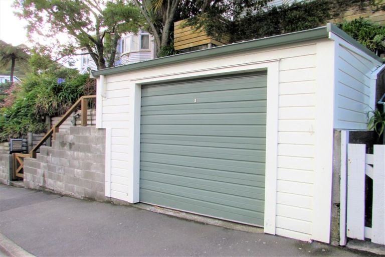 Photo of property in 11 Mckinley Crescent, Brooklyn, Wellington, 6021