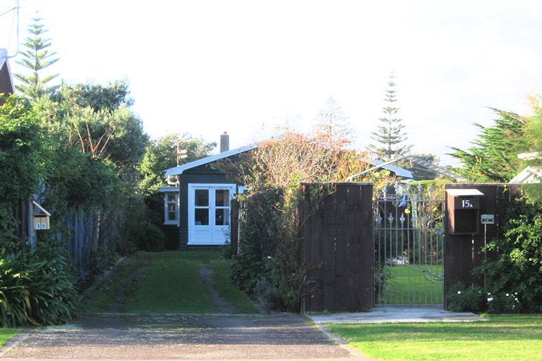 Photo of property in 15a Rauparaha Street, Waikanae Beach, Waikanae, 5036