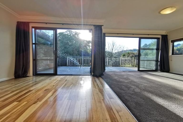 Photo of property in 15 Ranui Crescent, Khandallah, Wellington, 6035