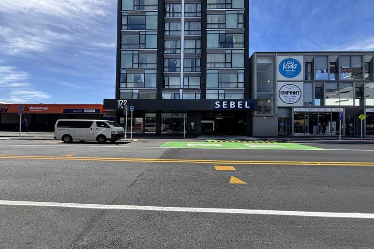 Photo of property in Proximity Apartment Hotel, 172 Thorndon Quay, Pipitea, Wellington, 6011