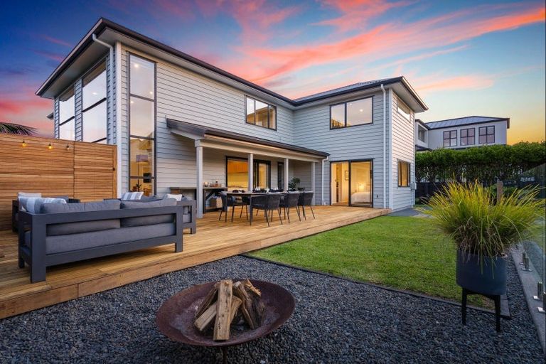 Photo of property in 15 William Blake Way, Riverhead, 0820