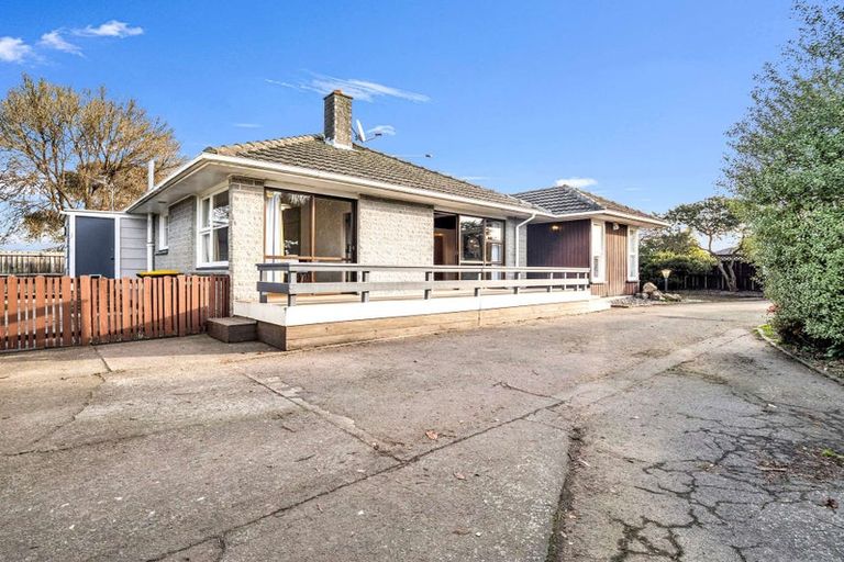 Photo of property in 17 Masham Road, Broomfield, Christchurch, 8042