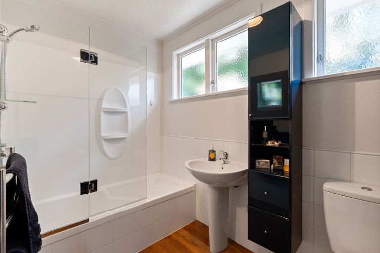 Photo of property in 7 Doris Gordon Crescent, Crofton Downs, Wellington, 6035