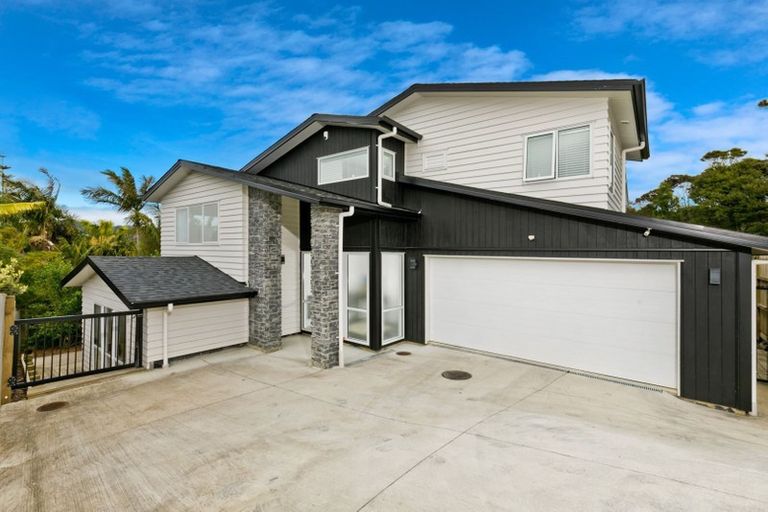 Photo of property in 28 Shah Place, Glen Eden, Auckland, 0602