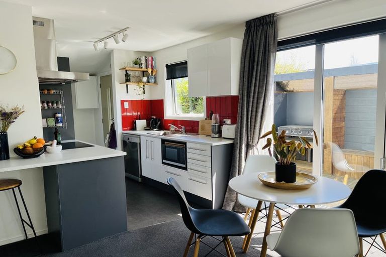 Photo of property in 1007 Colombo Street, St Albans, Christchurch, 8014