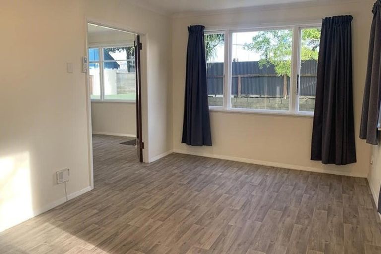 Photo of property in 20 Kapiti Road, Paraparaumu, 5032