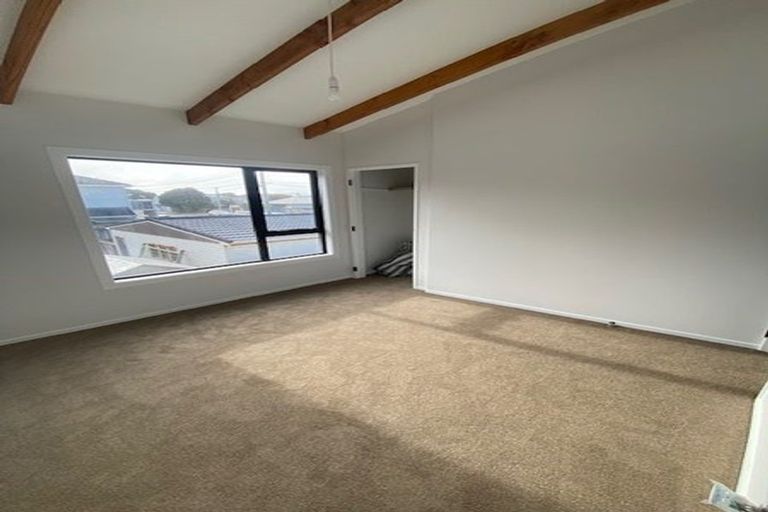 Photo of property in 110f4 Freyberg Street, Lyall Bay, Wellington, 6022