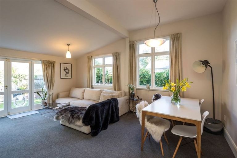 Photo of property in 124 Edward Avenue, Edgeware, Christchurch, 8013