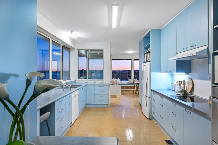 Photo of property in 52 Beauvoir Avenue, Matakatia, Whangaparaoa, 0930