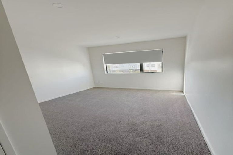 Photo of property in 3/35 Young Crescent, Drury, 2113