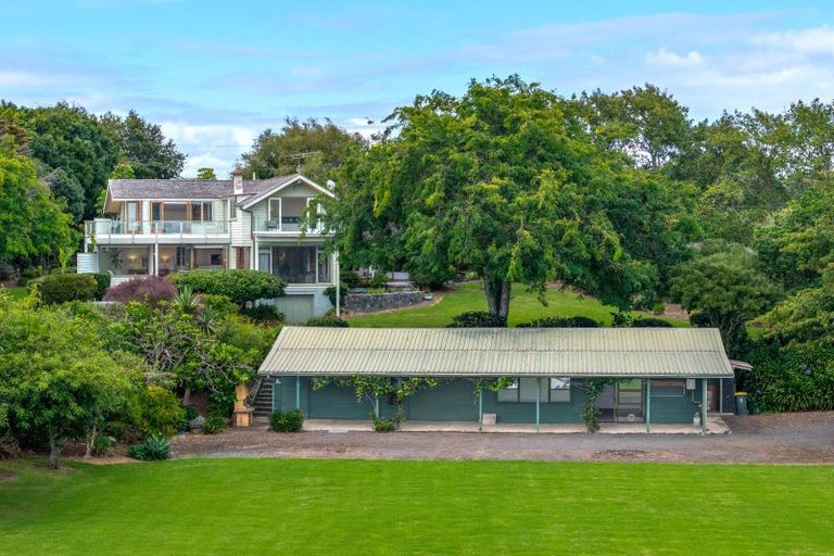 Photo of property in 247 Broomfields Road, Whitford, Howick, 2571